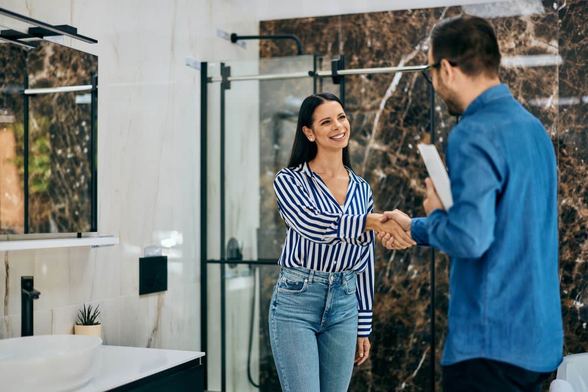 Blog 8 customer shaking hands